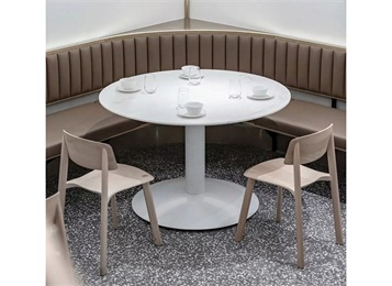 餐廳時（shí）尚白色大理石餐桌_時尚桌椅家具廠家