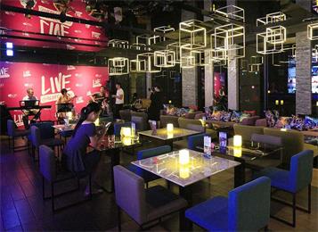 簡約（yuē）酒吧大理石吧台桌椅（yǐ）組合家具