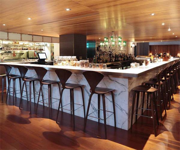 特色酒吧高腳吧椅吧台鐵藝桌椅（yǐ）家具