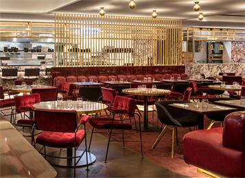 北歐現代（dài）簡約鐵（tiě）藝酒吧吧台（tái）吧椅