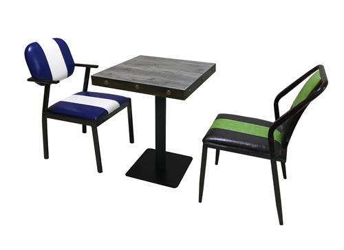 現代（dài）簡（jiǎn）約實木小方（fāng）桌