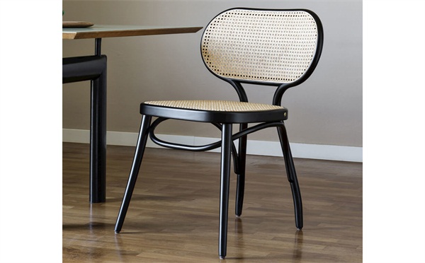 西餐廳(tīng)咖啡廳現代創意休閑(xián)實木(mù)靠背(bèi)藤編椅