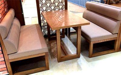 餐廳（tīng）桌椅