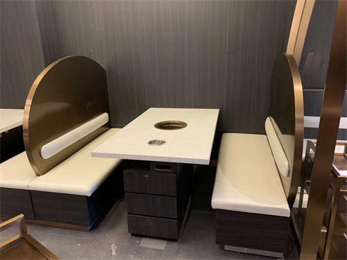 北（běi）京萬穗屋羊蠍子火鍋無煙火鍋桌（zhuō）