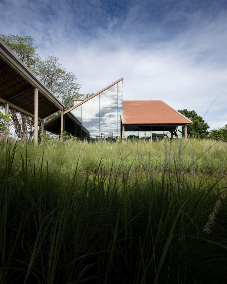 咖啡館空間設（shè）計效果圖