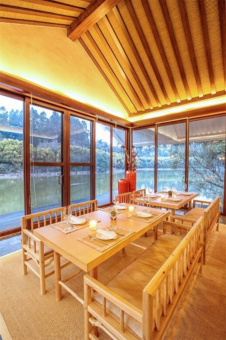 中（zhōng）餐廳空間設計效果圖