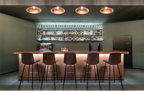 美式複古（gǔ）鐵藝酒吧吧台高腳（jiǎo）椅