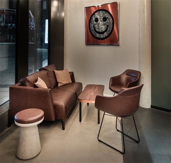 歐式休閑輕奢吧台（tái）吧椅（yǐ）酒吧家（jiā）具