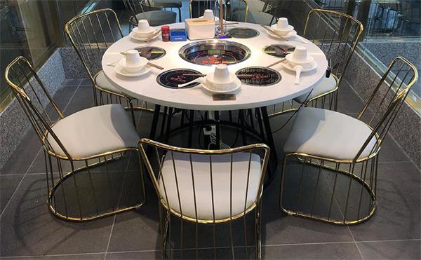 火鍋（guō）圓餐桌