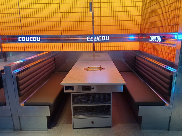 湊湊火鍋·YCC!廣州（zhōu）天宜店雙麵不鏽鋼皮（pí）藝卡座