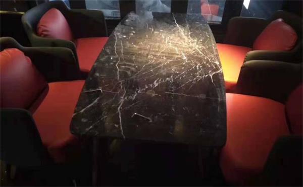 酒吧桌（zhuō）椅