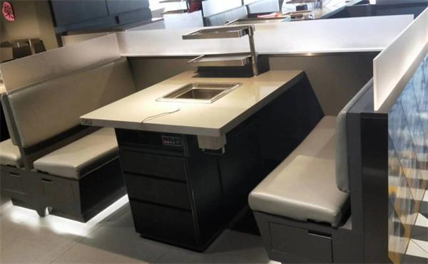 海底撈無（wú）煙火鍋（guō）桌