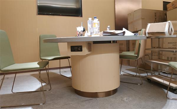 海底撈（lāo）圓形無煙火鍋桌