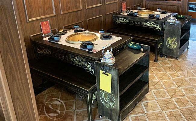 實（shí）木火鍋桌椅