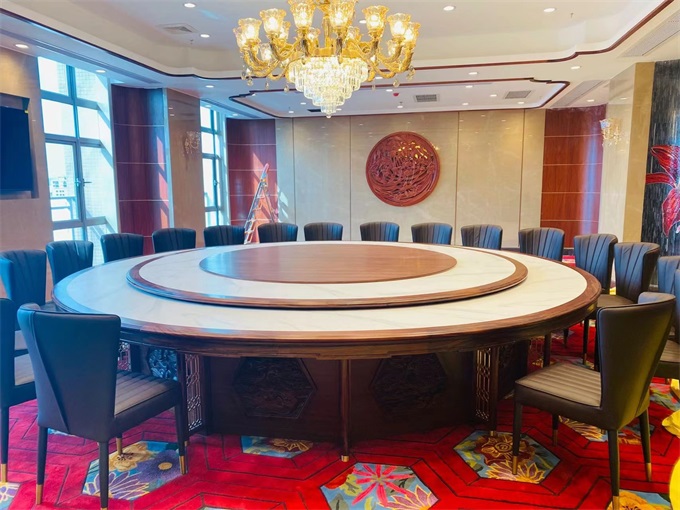 酒店25人電（diàn）動餐桌