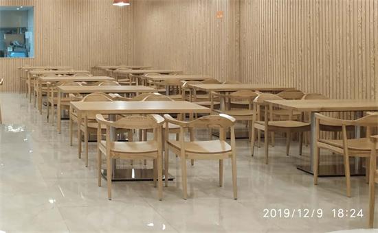 餐廳(tīng)桌椅