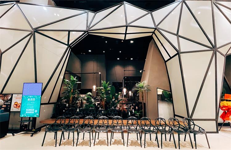 湊湊（còu）火鍋廣州琶（pá）洲保利廣場（chǎng）店等候區